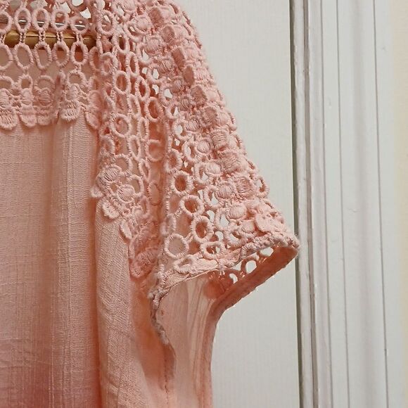 By & By Melon/Peach Ombre' Short Sleeved Semi Sheer Blouse XL - Picture 3 of 9